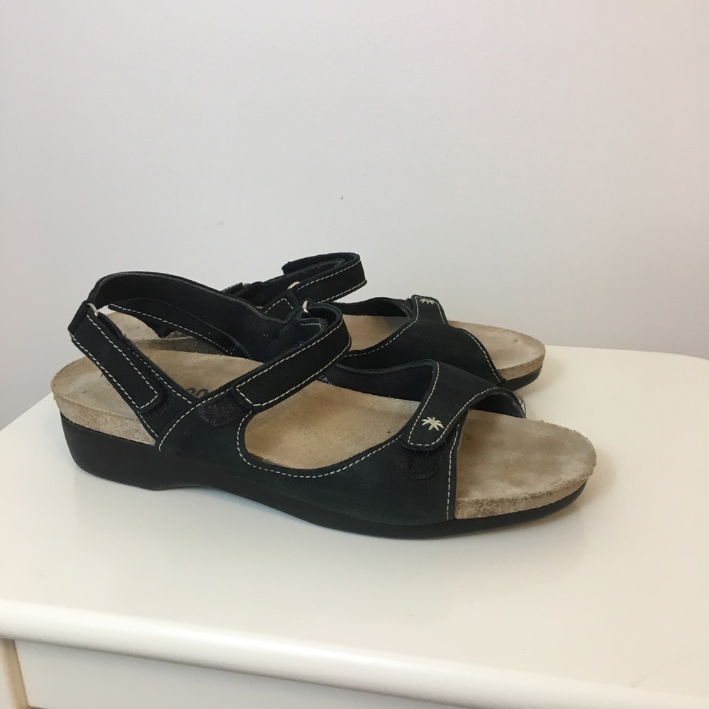 Munro Sandals with adjustable straps